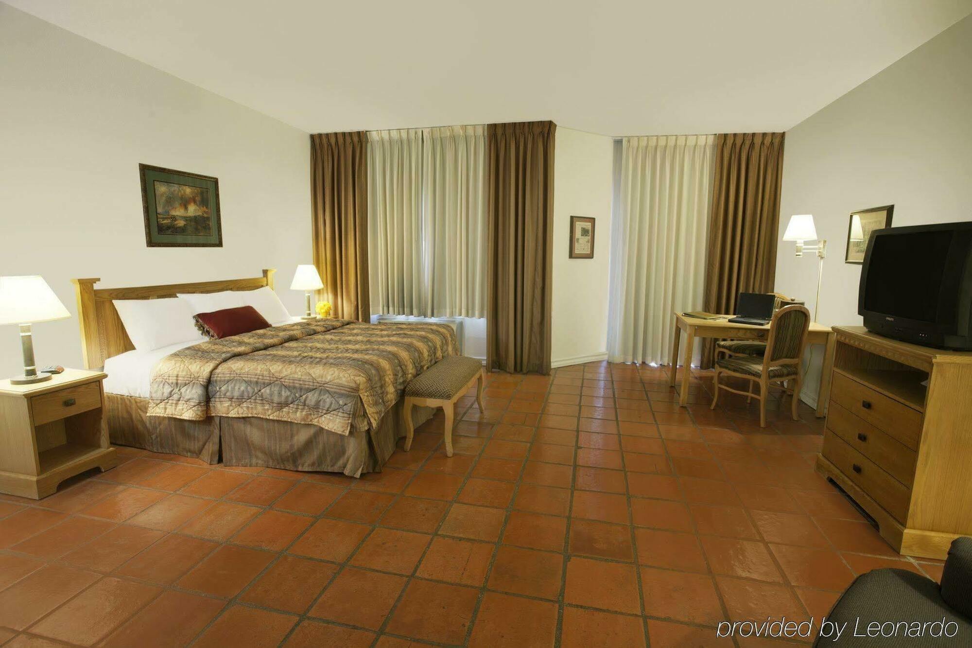 Y O Ranch Hotel And Conference Center Kerrville Room photo